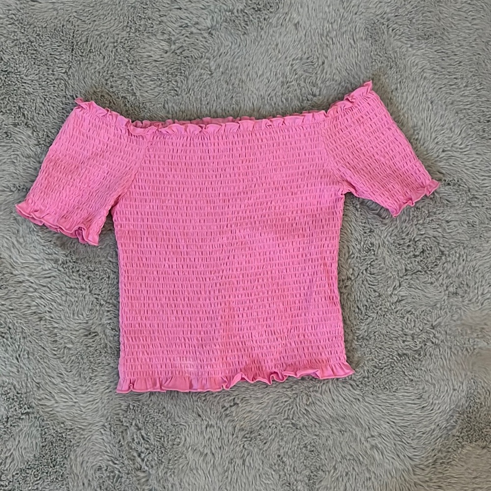 Cute crop top to wear when you go out!